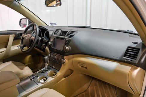 Used 2010 Toyota Highlander 2WD image 24