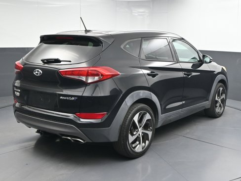 Used 2016 Hyundai Tucson Sport image 8