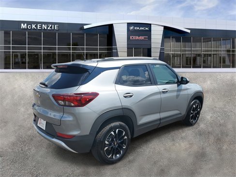 Used 2023 Chevrolet TrailBlazer LT w/ Convenience Package image 4