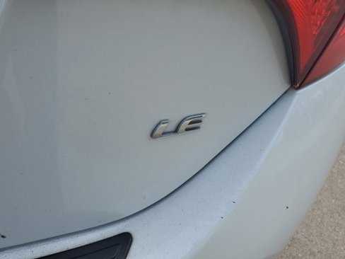 Used 2019 Toyota Corolla LE image 8