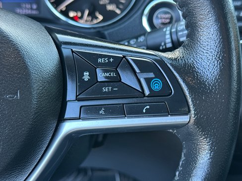 Used 2020 Nissan Rogue SV w/ Premium Package image 27