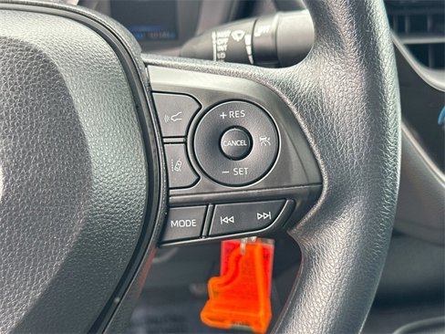 Used 2022 Toyota Corolla LE image 7