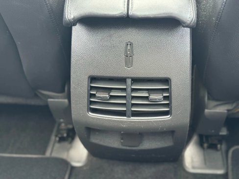 Used 2012 Lincoln MKX AWD image 31
