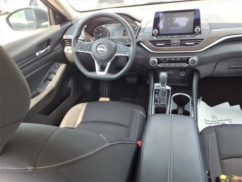 Used 2024 Nissan Altima 2.5 SV image 4