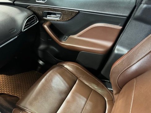 Used 2019 Jaguar F-PACE S image 28
