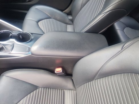 Used 2019 Toyota Camry SE image 26