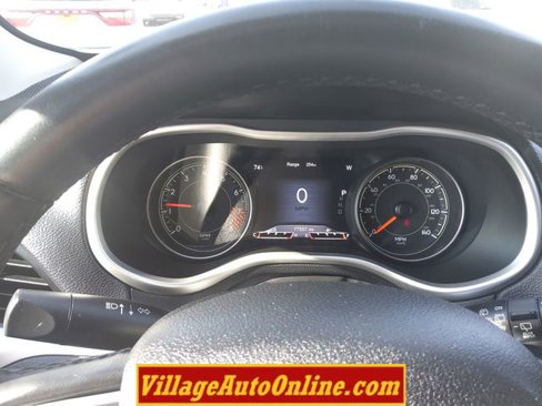 Used 2015 Jeep Cherokee Trailhawk w/ Comfort/Convenience Group image 37
