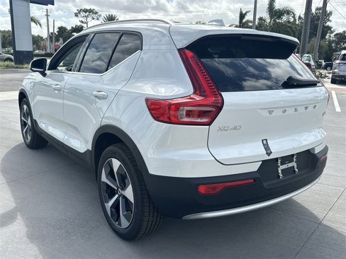 New 2025 Volvo XC40 B5 Core w/ Protection Package Premier image 9