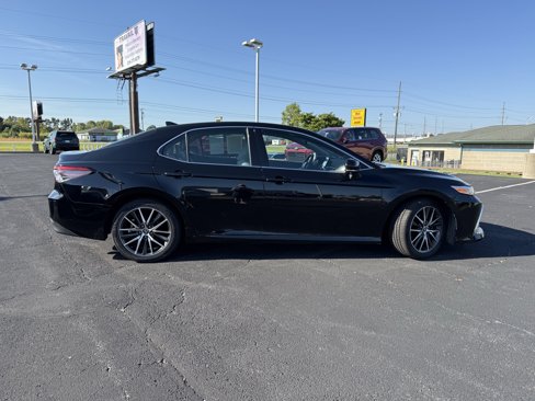 Used 2023 Toyota Camry XLE image 10