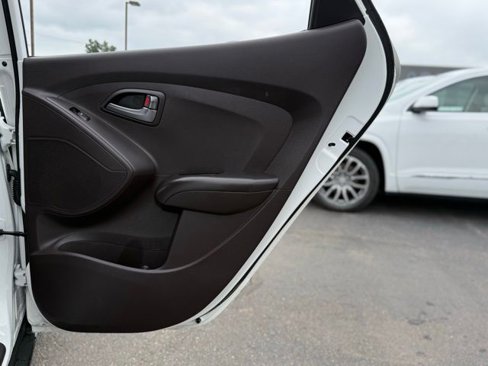 Used 2014 Hyundai Tucson GLS image 17