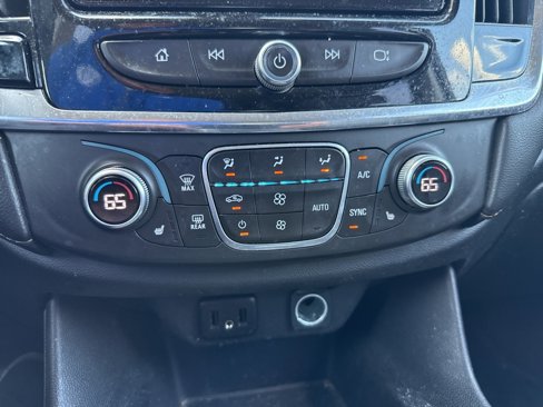 Used 2018 Chevrolet Traverse LT image 20