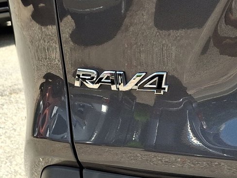 Used 2021 Toyota RAV4 Limited image 32