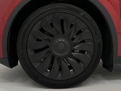Used 2023 Tesla Model Y Long Range image 9