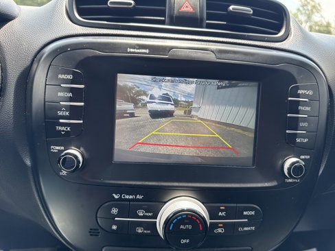 Used 2019 Kia Soul + image 16