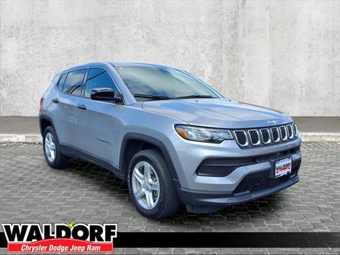 Used 2023 Jeep Compass Sport image 1