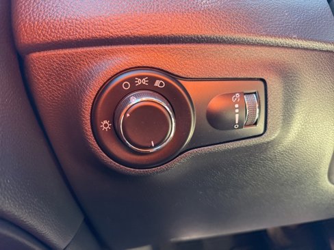 Used 2018 Jeep Compass Sport w/ Cold Weather Group image 13