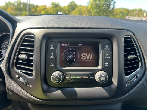Used 2018 Jeep Compass Latitude w/ Cold Weather Group image 24