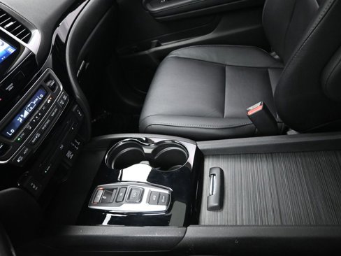 Used 2018 Honda Pilot Touring image 21