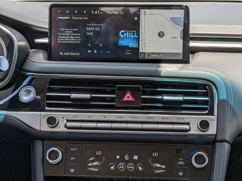 Certified 2025 Genesis G70 2.5T image 13