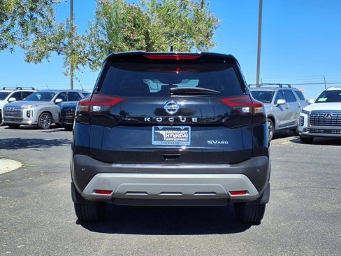 Used 2021 Nissan Rogue SV image 5