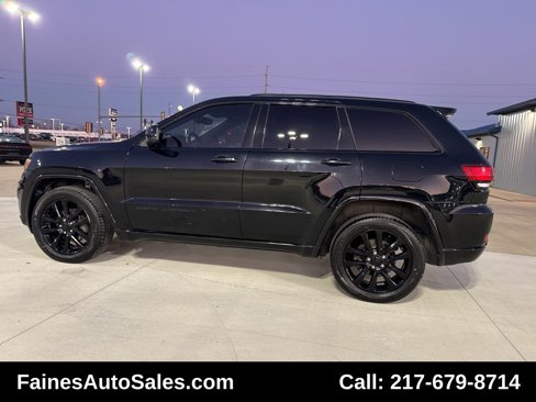 Used 2019 Jeep Grand Cherokee Altitude image 9