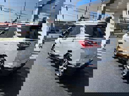 Used 2019 Chevrolet Equinox Premier image 3