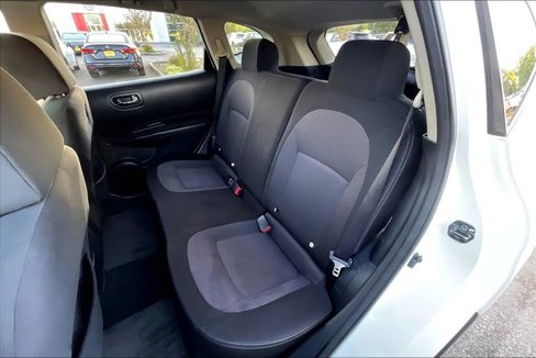 Used 2013 Nissan Rogue SV image 23