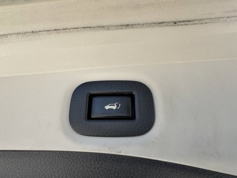Used 2018 Nissan Rogue SV image 30