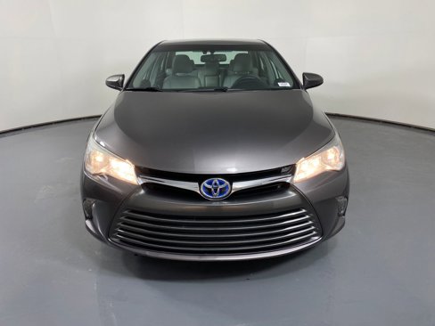 Used 2016 Toyota Camry XLE image 2