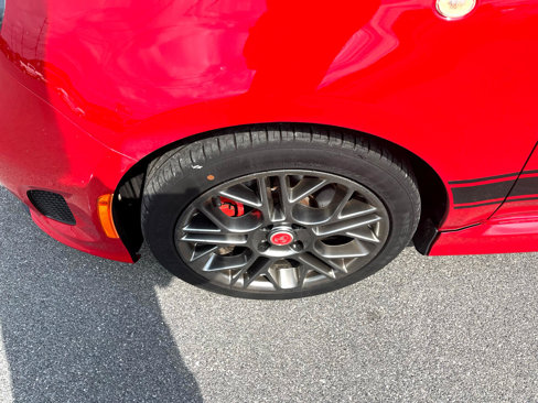 Used 2016 FIAT 500 Abarth w/ Comfort/Convenience Group image 9