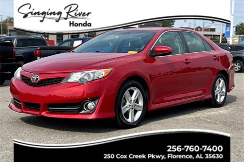 Used 2014 Toyota Camry L image 1