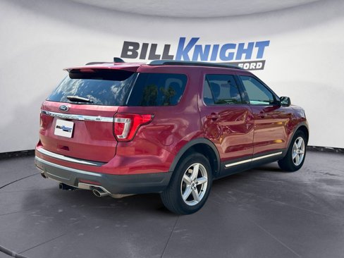 Used 2018 Ford Explorer XLT image 5