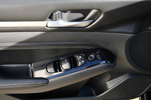 Used 2021 Nissan Altima 2.5 SV image 16