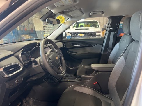 Used 2022 Chevrolet TrailBlazer LT w/ Driver Confidence Package image 10