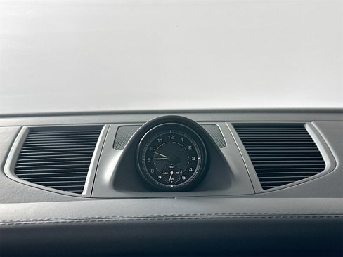 Certified 2025 Porsche Macan image 25