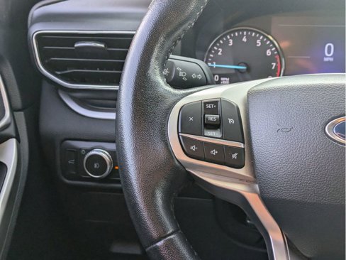 Certified 2022 Ford Explorer XLT w/ Equipment Group 202A image 19