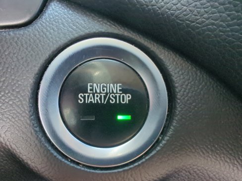 Used 2020 Chevrolet Equinox LT image 18