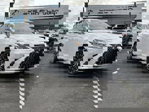 Certified 2025 Lexus ES 350 w/ Premium Package image 1
