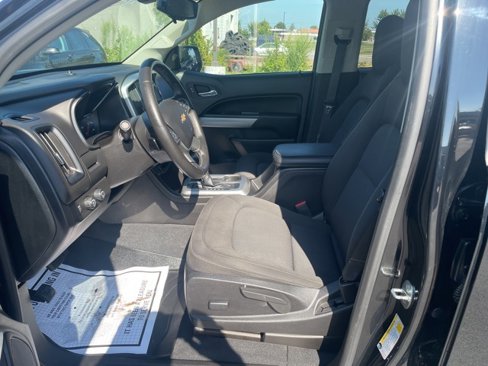 Used 2019 Chevrolet Colorado LT w/ Redline Special Edition image 17