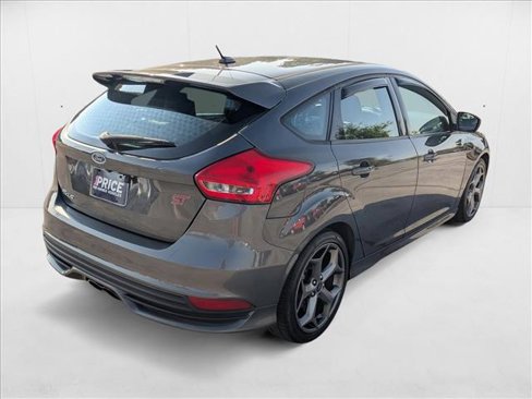 Used 2018 Ford Focus ST image 5