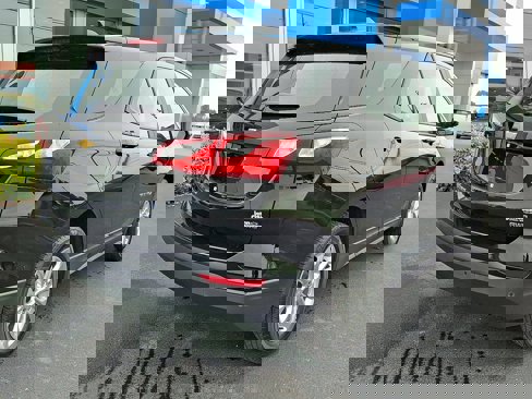 Used 2021 Chevrolet Equinox LS image 6