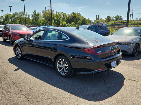 Used 2022 Hyundai Sonata SEL w/ Convenience Package image 4