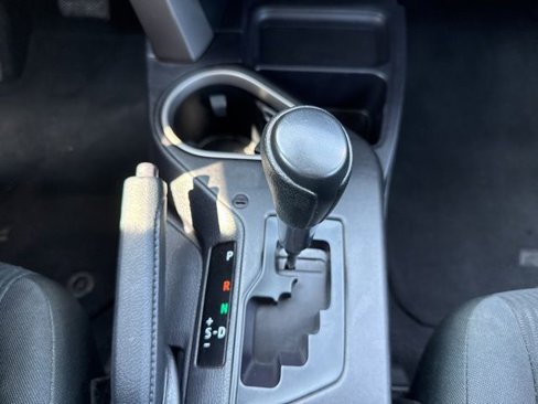 Used 2018 Toyota RAV4 LE image 28