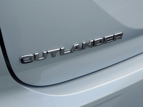 Used 2023 Mitsubishi Outlander SEL image 25