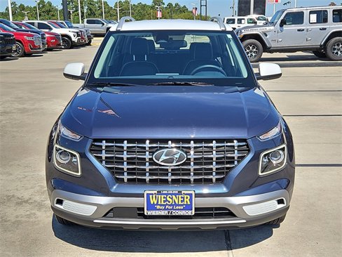 Used 2023 Hyundai Venue Limited image 5