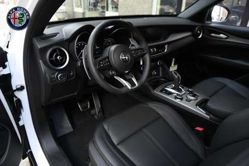 New 2025 Alfa Romeo Stelvio Sprint w/ Convenience Package image 13