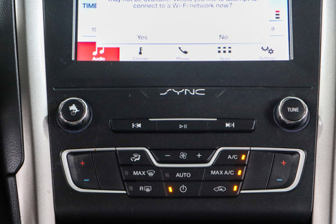 Used 2019 Ford Fusion SE image 20
