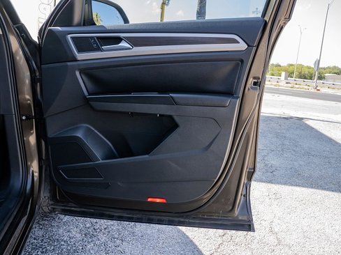 Used 2019 Volkswagen Atlas SE w/ Panoramic Sunroof Package image 13