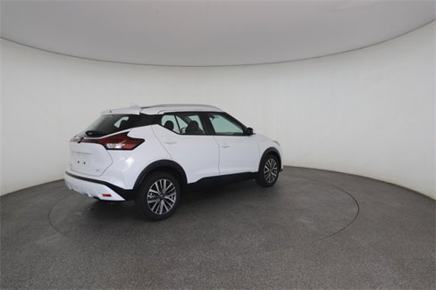Used 2021 Nissan Kicks SV image 19