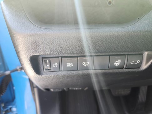 Used 2021 Toyota RAV4 XLE Premium image 13